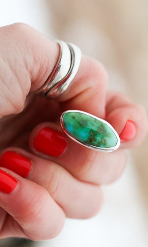East to West Ring Ten || Size 8.25