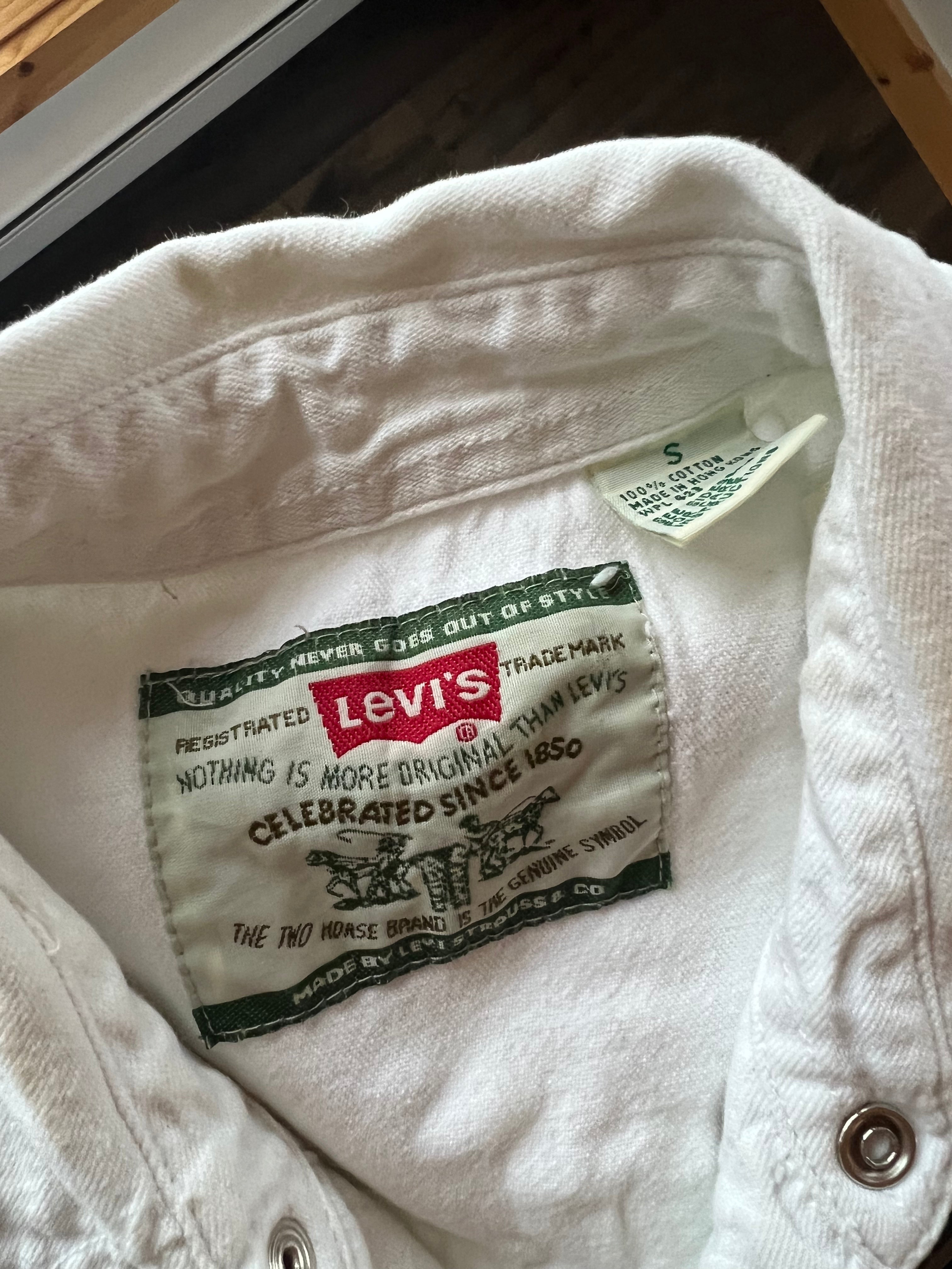 18: Vintage White Levi's Jacket