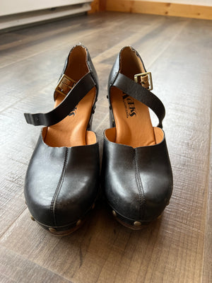 124: Kork-Ease Clogs 6