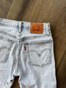 131: Levi's