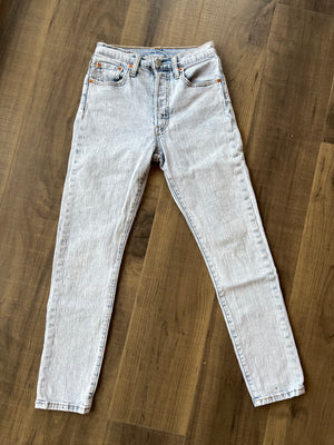 131: Levi's